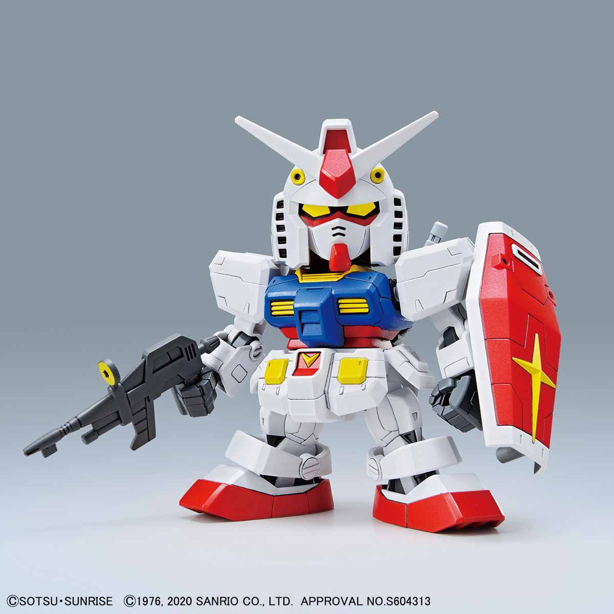 This model kit combines Hello Kitty and RX-78-2 Gundam in SD EX-Standard form, allowing separate or hybrid display options. It includes poseable figures, accessories, and snap-together assembly.