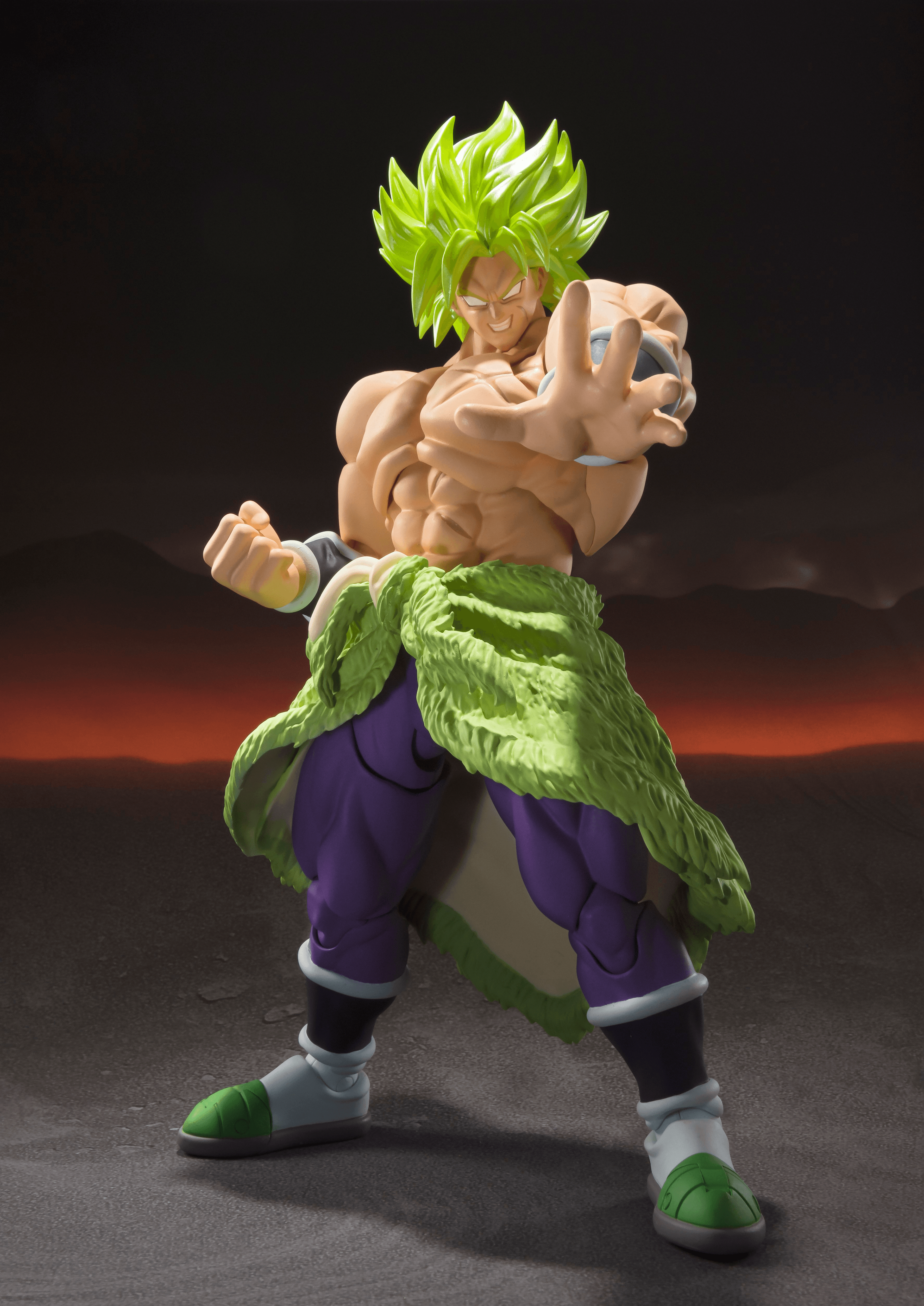 Main body, 2 interchangeable expression parts, 2 pairs of interchangeable hands
