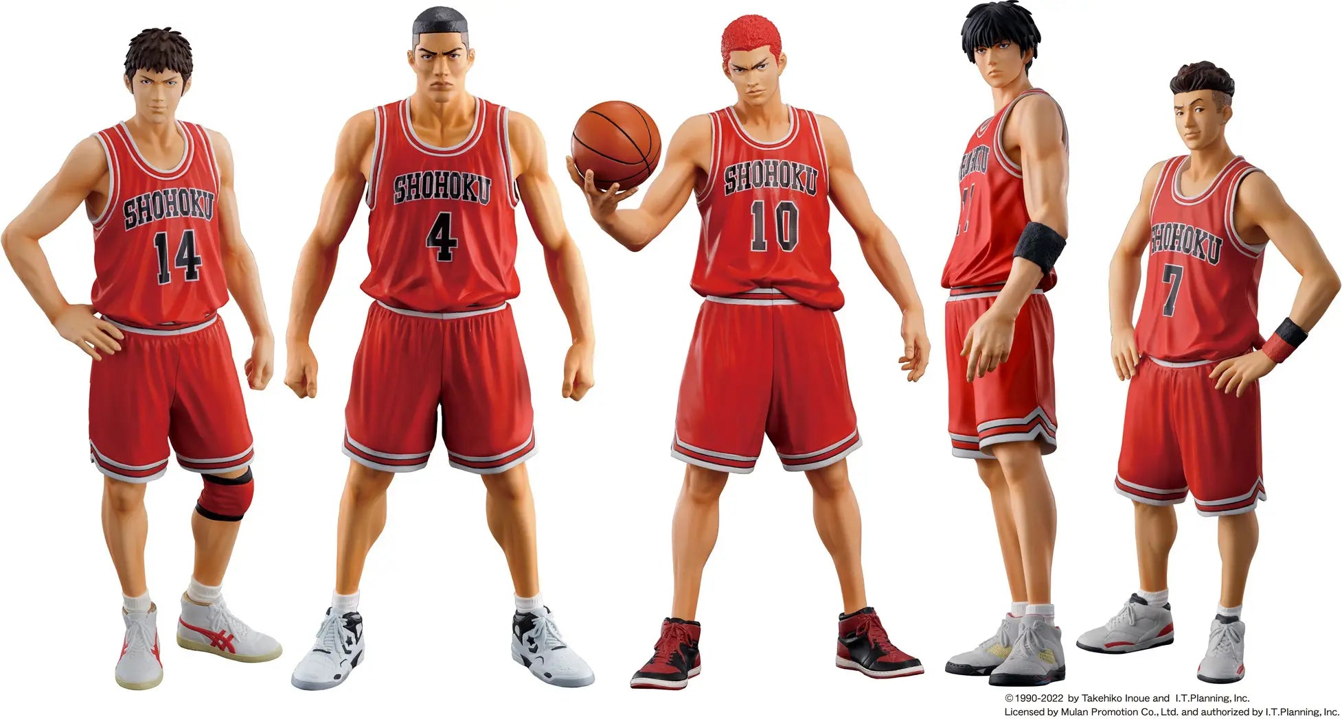 Five basketball character figures in red Shohoku uniforms posed against a plain white background, with one figure holding a basketball. The figures show different front and side angles.