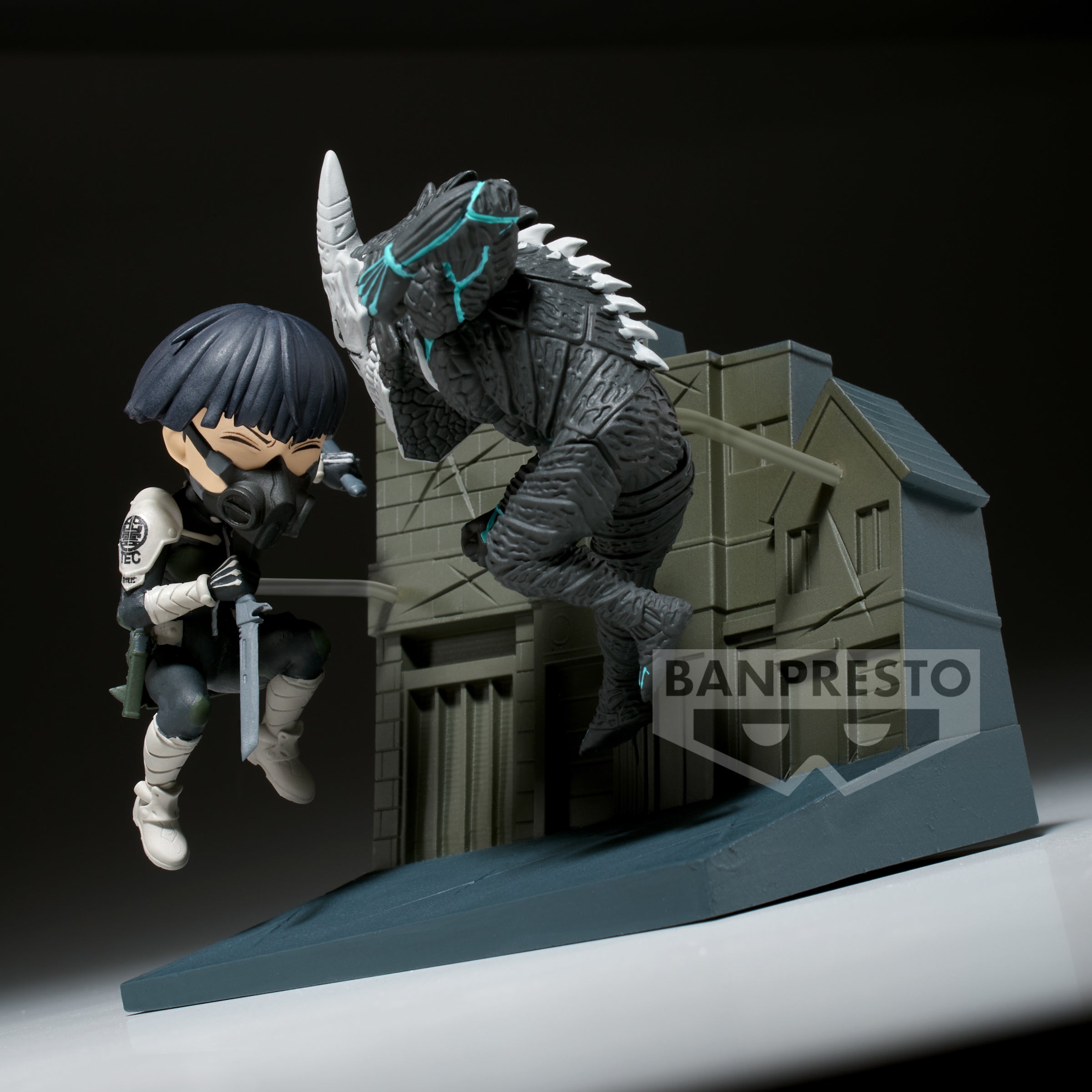 Kaiju No. 8 Soshiro Hoshina vs. Kaiju No. 8 WCF Log Stories Figure