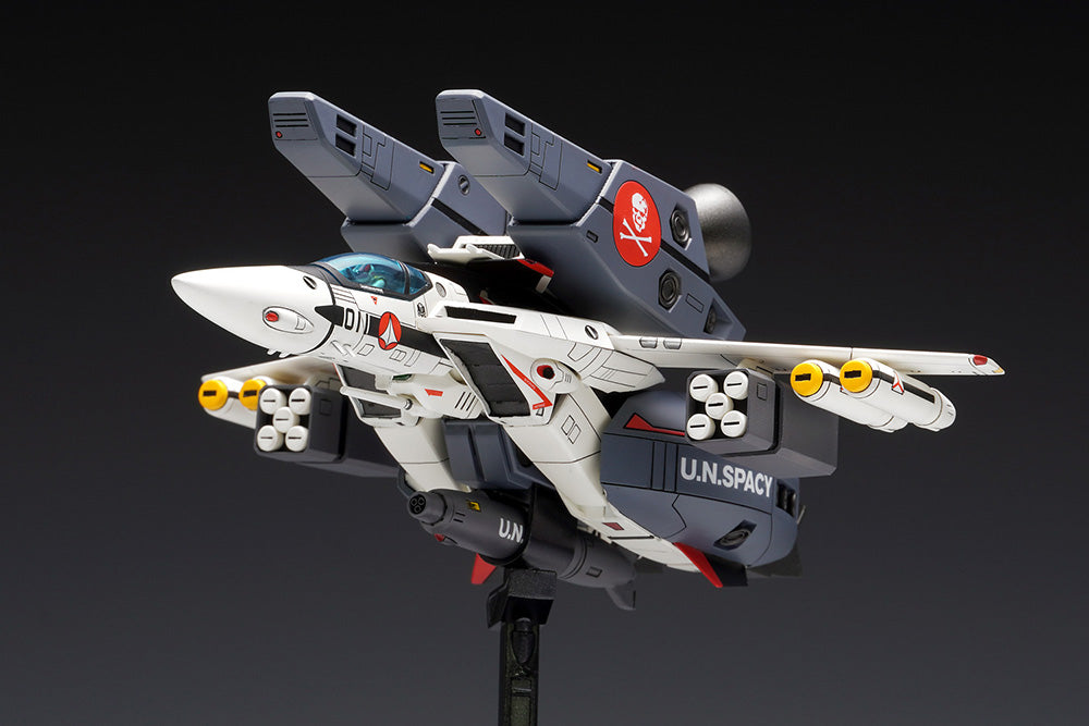 Macross VF-1S/A Super Valkyrie Fighter 1:100 Scale Model Kit