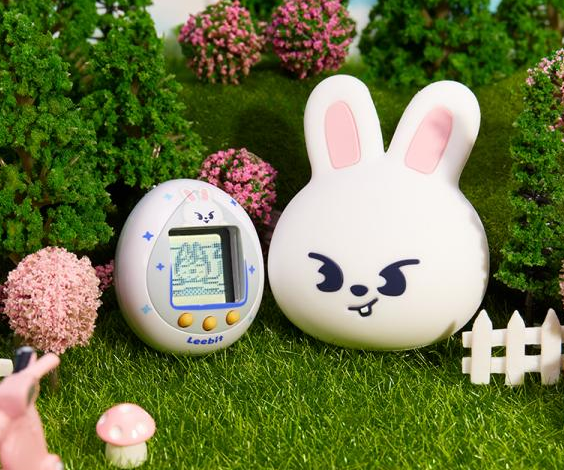 Stray Kids [SKZOO x Tamagotchi] Official MD SKZOO Tamagotchi & Case Set