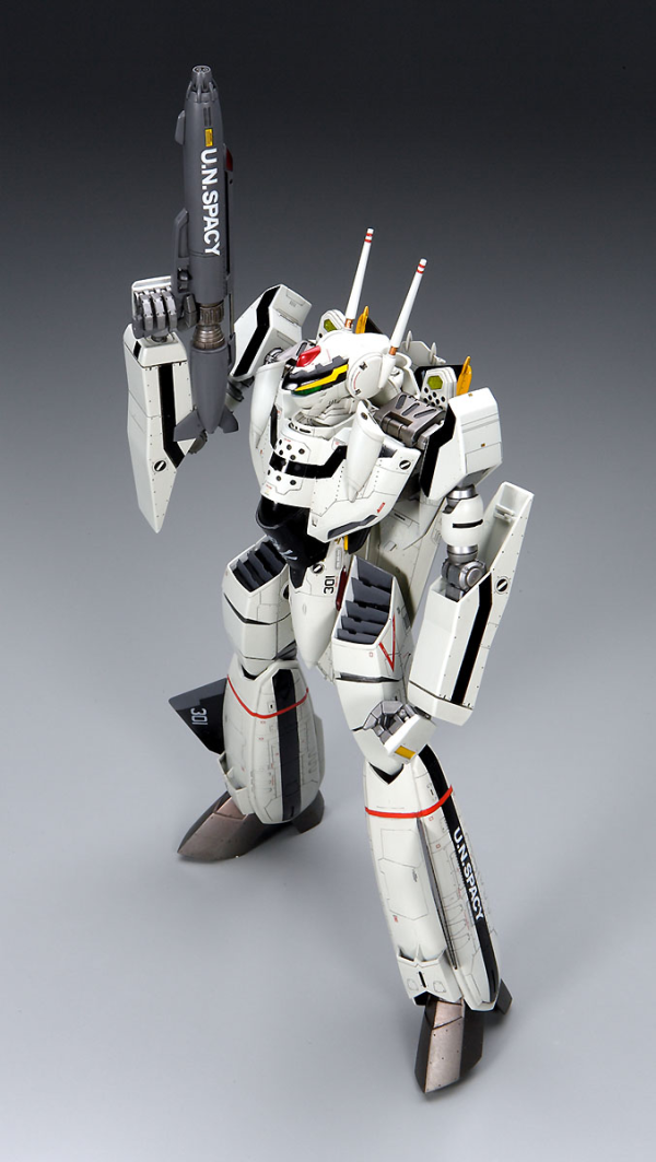 Macross Zero [20] VF-0A/S Battroid Macross Zero 1/72 Scale Model Kit