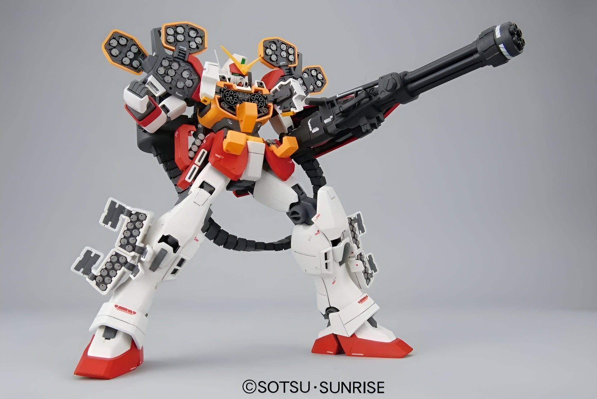 Gundam MG XXXG-01H Gundam Heavyarms EW Ver. 1/100 Scale Model Kit
