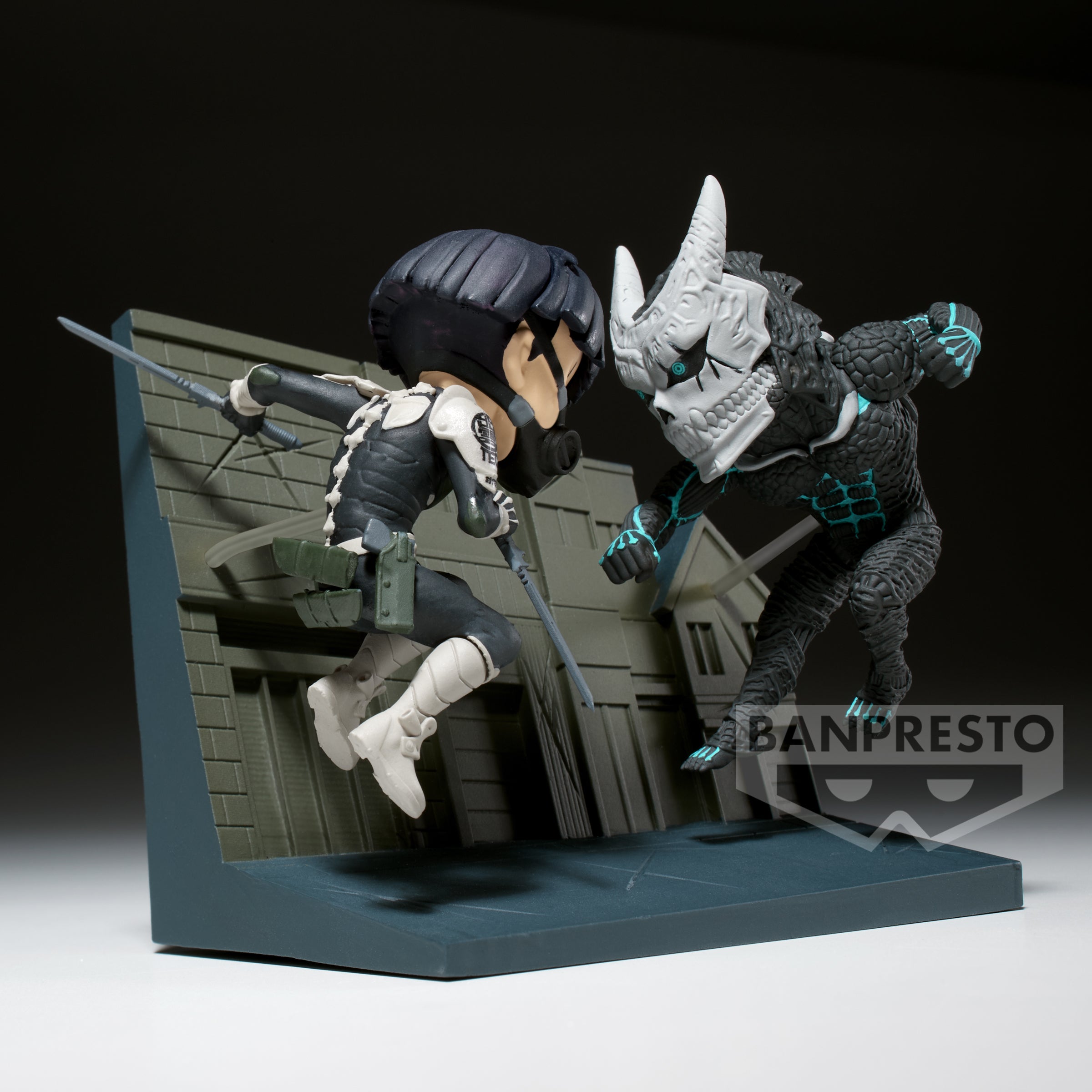 Kaiju No. 8 Soshiro Hoshina vs. Kaiju No. 8 WCF Log Stories Figure