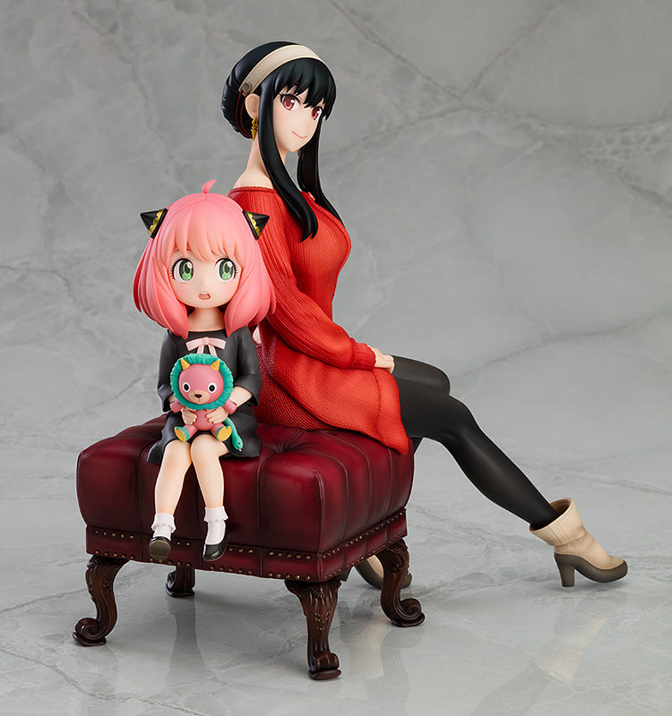 Spy X Family Anya and Yor 1/7 Scale Statue