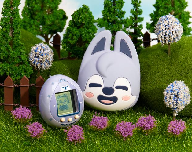 Stray Kids [SKZOO x Tamagotchi] Official MD SKZOO Tamagotchi & Case Set